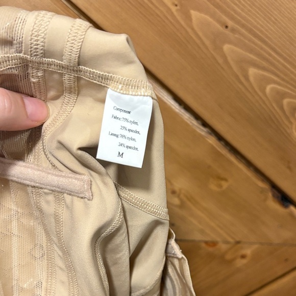 Cream Lace High-Waisted Shape wear Medium - Picture 5 of 6